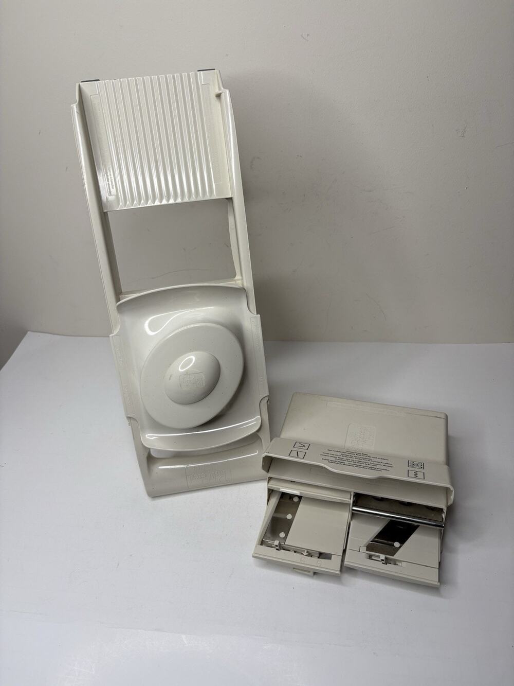 Pampered Chef Retired Mandoline Food Slicer Vintage with Case Extra Blades